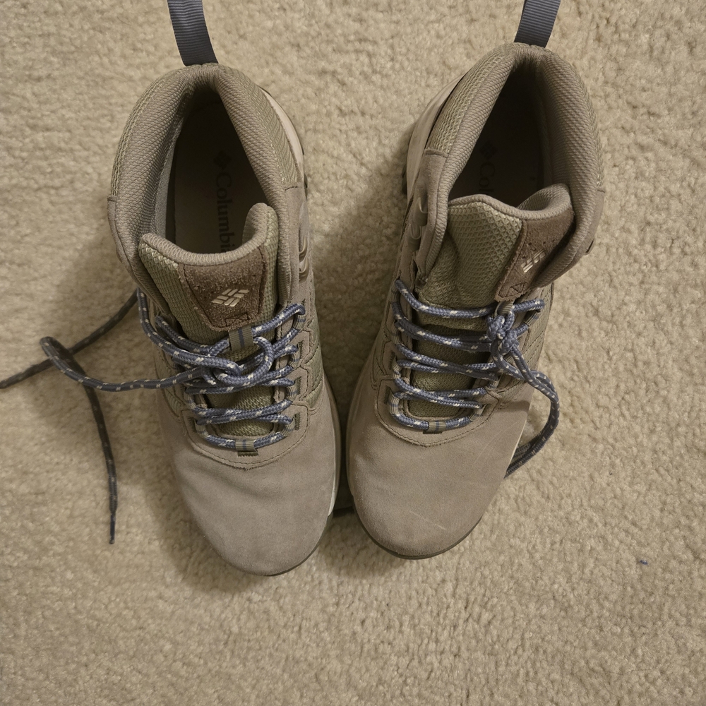 Columbia Tan Boots